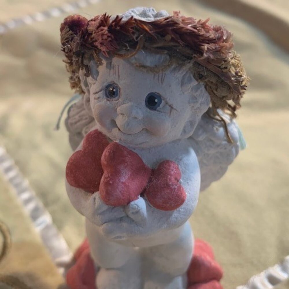 Dreamsicle Handful of Hearts DC204 1995 Angel Cherub Figurine